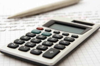 Mzdová kalkulačka: Výpočet výplaty od 1. 1. 2024